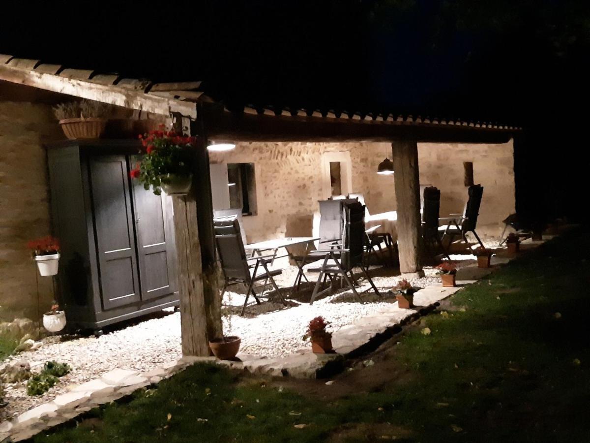 Ferienwohnung Chez Elles Portes-en-Valdaine Exterior foto
